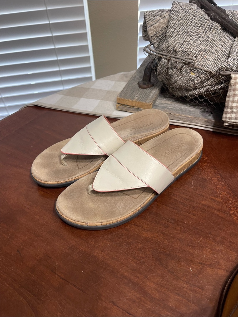 Vionic Jullian sandal orthotic flip flop